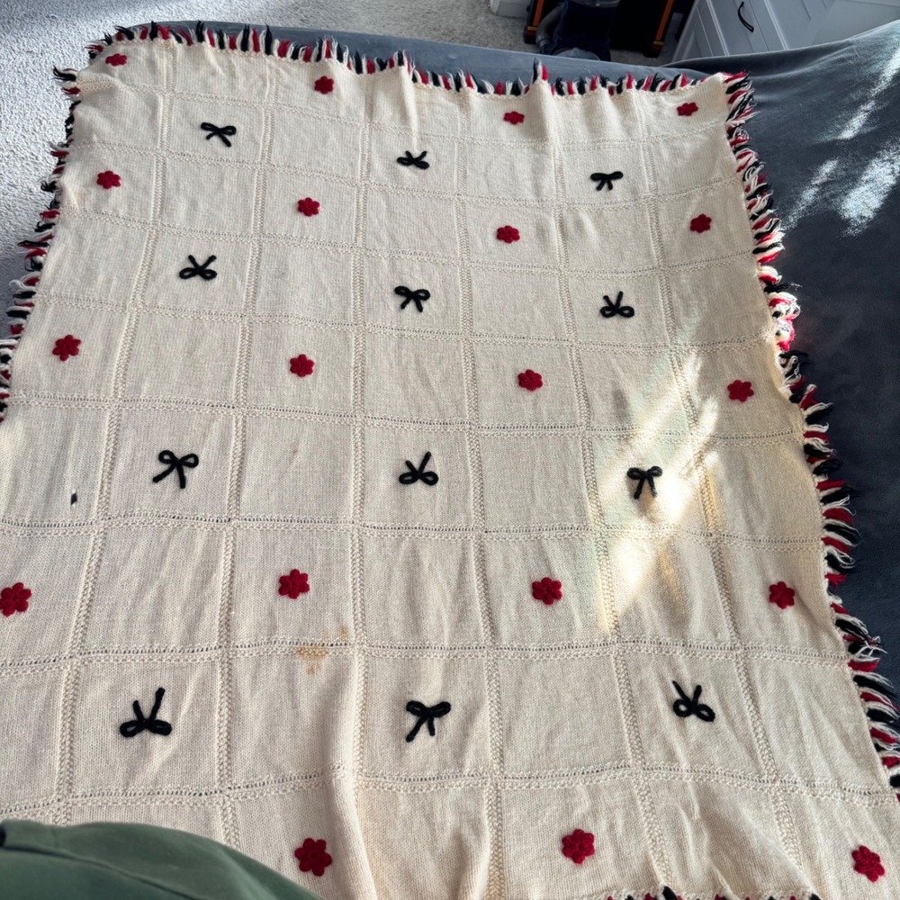 Handmade Cream Knit Blanket with Red Flowers Black Bows Tassel Fringe 58 x 50 in